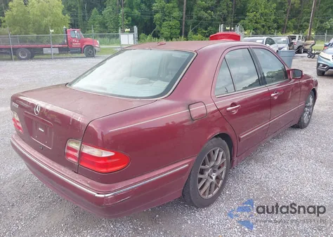 2000 Mercedes-Benz E 320 z USA, uszkodzony, nr VIN WDBJF65J3YA981405